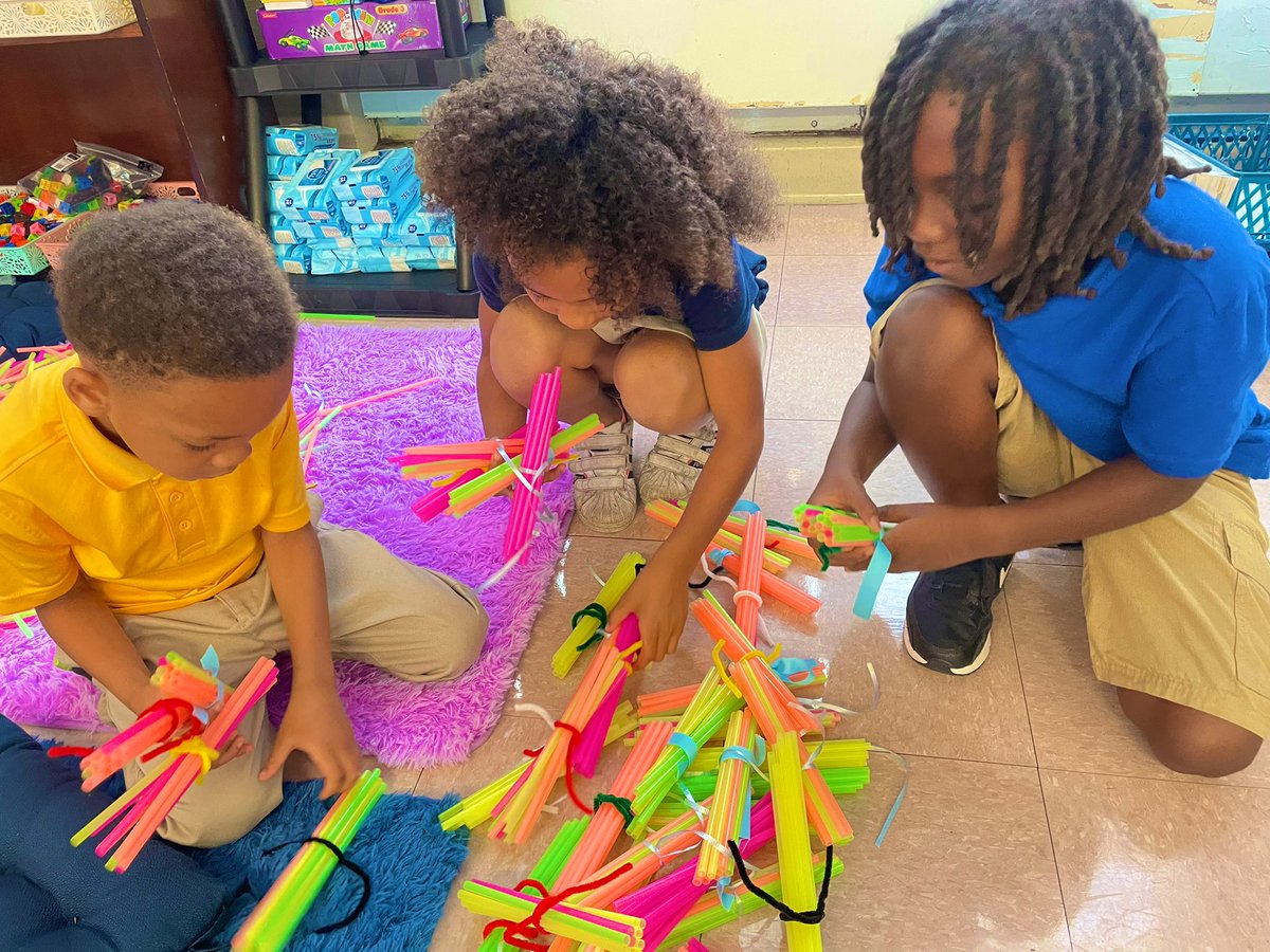 pinksupernova08's tweet photo. @KelsoHISD 2nd graders actively engaged & working on place value, counting, & comparison of numbers-bundling tens! @HISD_ElemSci @eureka_math @DonelleWilliams @GreatMindsEd #concretemodels #curriculummatters #morethanoneway https://t.co/QTEjNI7IN3