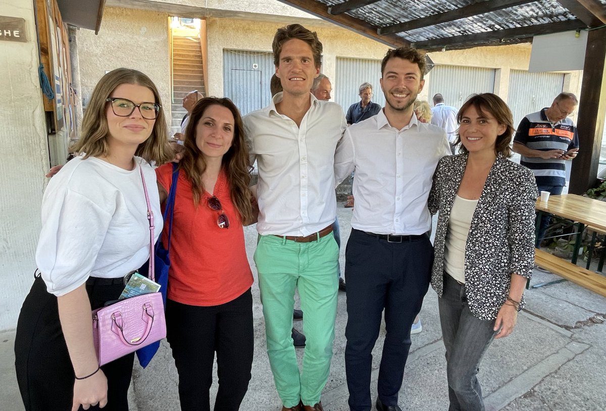 LaetiAllemand's tweet photo. Très heureuse d’avoir animé l’Electric Tour 04 organisé par @enedis  et ses partenaires @AlpesProvence04 @DLVAgglo #SDE04 @aggloP2A @voiturelec. Un parcours 100% électrique ⚡️à la rencontre des acteurs du territoire. Merci à l’équipe d’@enedis_prov_alp pour sa confiance 🤗👍🌱 https://t.co/rhIWhMcwYF
