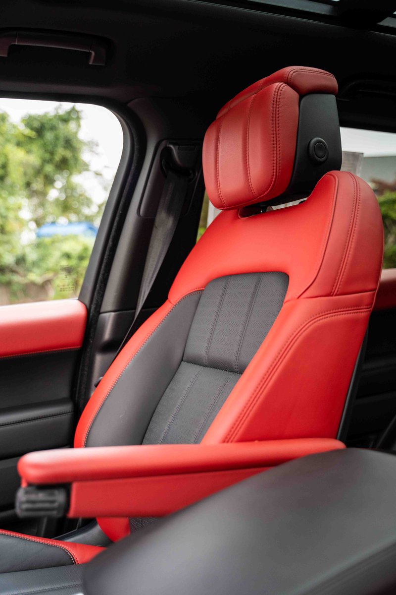 2019 Land Rover Range Rover Sport Autobiography 

 Available at Land Rover Sudbury 
bit.ly/3LqTHlm 

#herbchambers #herbchamberslandrover #rangerover #autobiography #landroverrangerover #rangeroversport #sudbury #ma