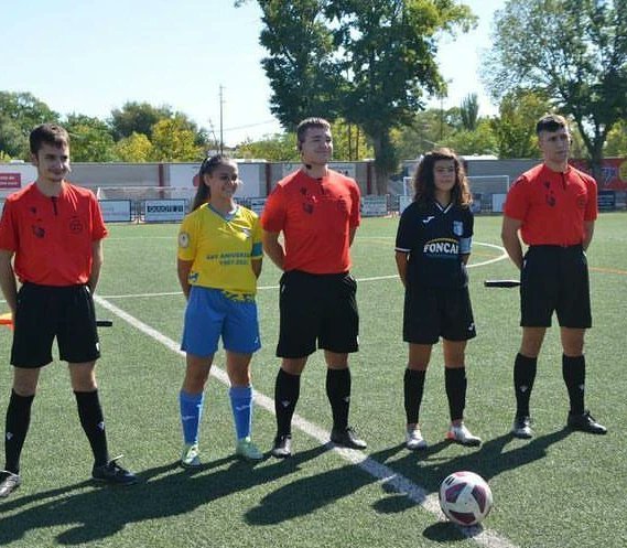 DaimielFemenino's tweet photo. 𝐅𝐈𝐋𝐈𝐀𝐋
El equipo jugaba un amistoso ante @IndependienteFF empatando a 3⃣ en un buen partido de las más pequeñas que siguen con su puesta a punto de cara al inicio liguero
⚽ #MariaTamurejo, #Ahinoa y #Andrea
Os dejamos unas 📷
Galería completa en el perfil de Facebook https://t.co/o6FTMkYSvJ