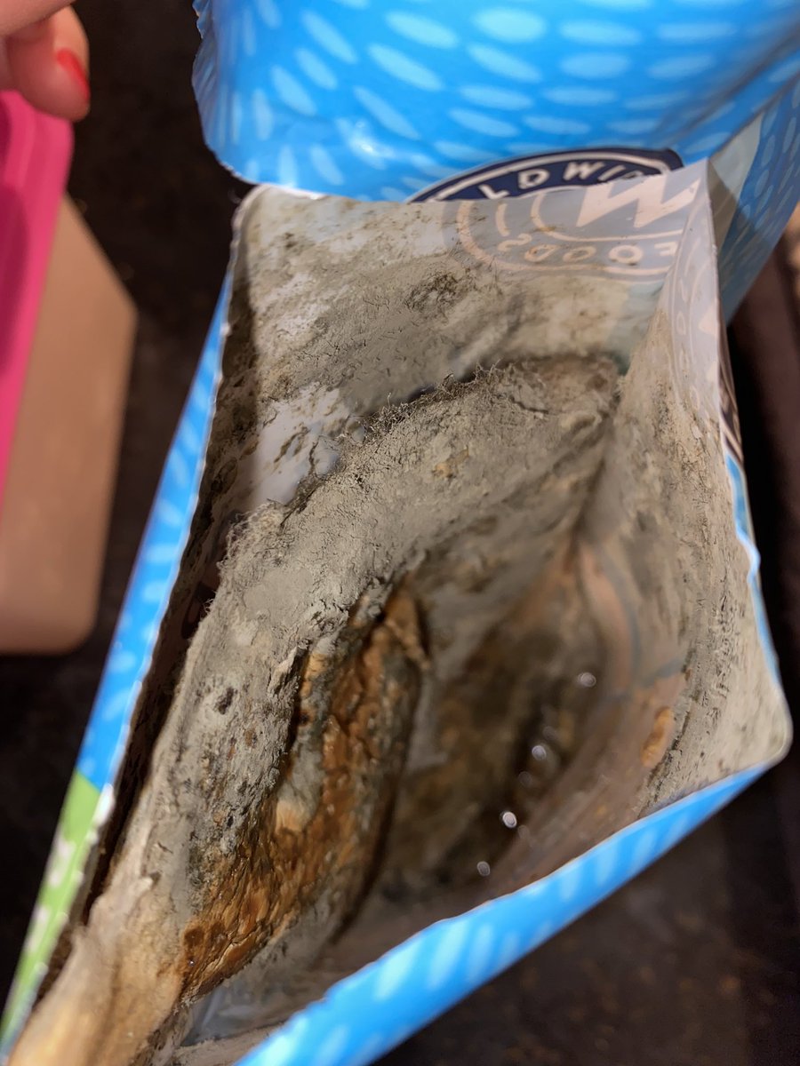 Nat_Nat_Nat's tweet photo. @AldiUK Yo Aldi, this rice hasn’t been opened yet until just now, and is supposed to be good until October NEXT year…the state of that…! 🤮🤮🤮 Looks like I’ve opened up our hoover bag ❌❌❌ https://t.co/QxmrSIxaOB