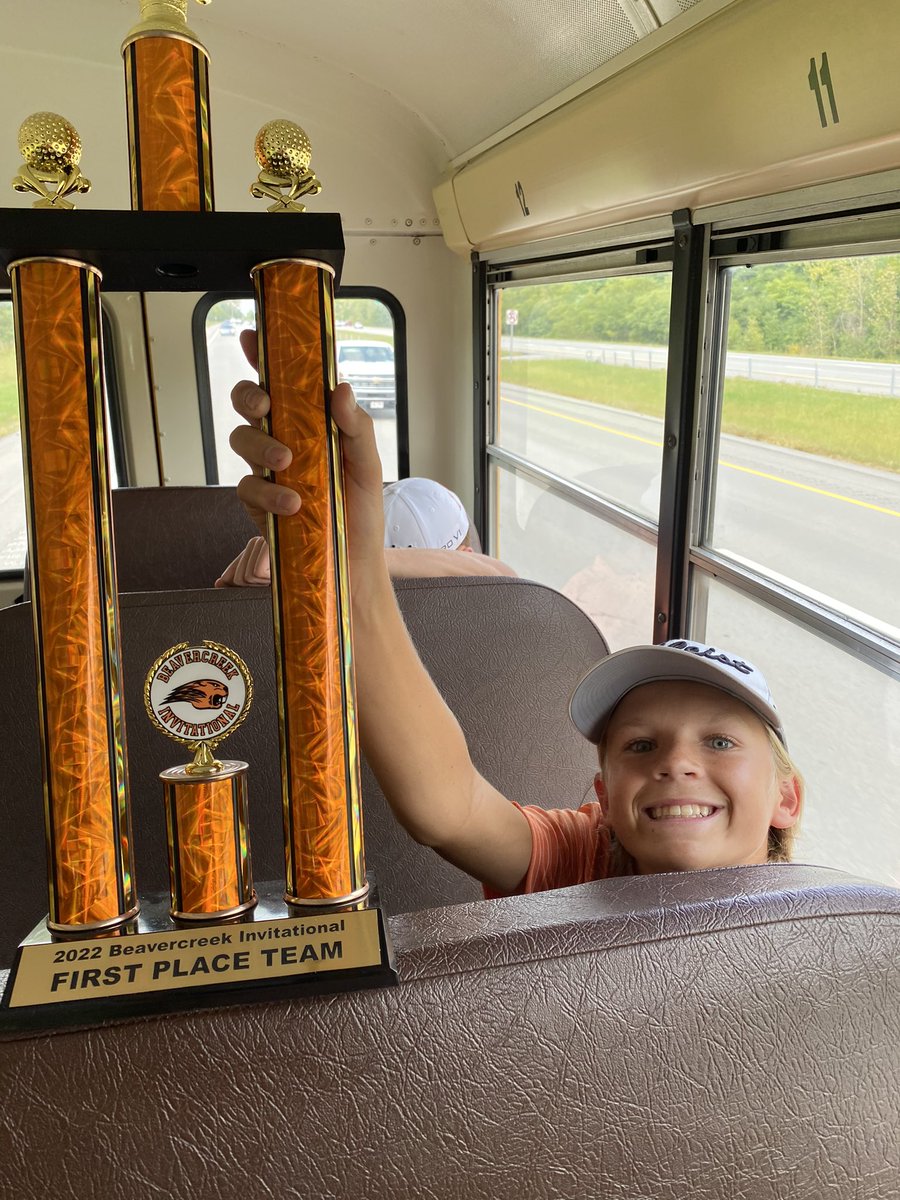 The boys defend successfully at Beavercreek today with a 318 to claim the 🏆. Casey Eversole leads the way with a 77, Matthew Gerstemeier follows up with a 79. ECC Championship tomorrow at The Grizzly!