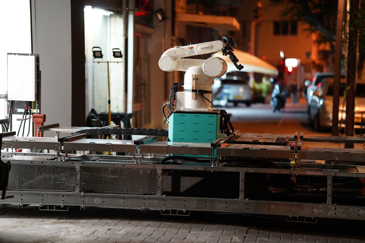 xpand_today's tweet photo. FINALLY the news is out! 🤩🤩🤩
Thank you @TheMarker for helping us spread the word!
#1mrobotics #roboticdarkstore #nanofulfillmentcenter
https://t.co/RhAxGZuEwb https://t.co/NjRbR7jNjL