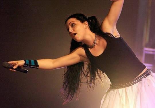 DeborahFallon18's tweet photo. Fallen era!!! @evanescence @AmyLeeEV #amylee #evanescence #Evanescence #Evanescencefan #amyleefan #follobackforfolloback #dailypostings #dailyposts #everydayposts https://t.co/aAmQE1NeAO