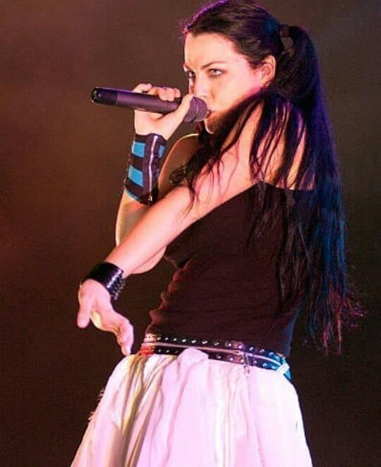 DeborahFallon18's tweet photo. Fallen era!!! @evanescence @AmyLeeEV #amylee #evanescence #Evanescence #Evanescencefan #amyleefan #follobackforfolloback #dailypostings #dailyposts #everydayposts https://t.co/aAmQE1NeAO
