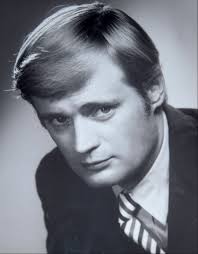 The exceptional David McCallum is 89 today. Here\s a blog post I wrote when he turned 85.  