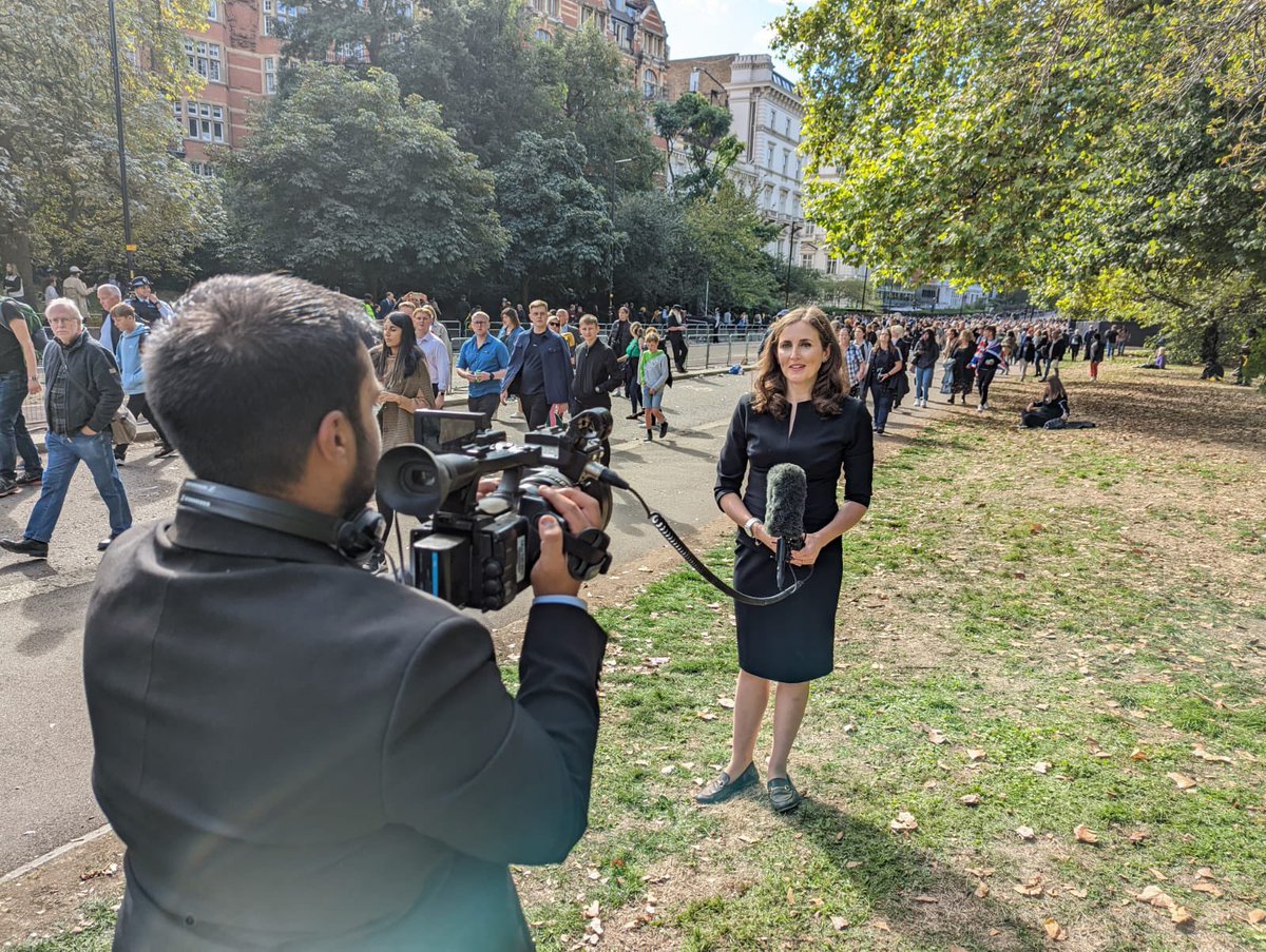 hannahbechITV's tweet photo. Almost home after a long but incredible day in London for @ITVCentral. An honour to have been able to report, and share, a momentous day in history, and to catch a glimpse of The Queen’s coffin for a final goodbye. https://t.co/XmWdHFXVdj