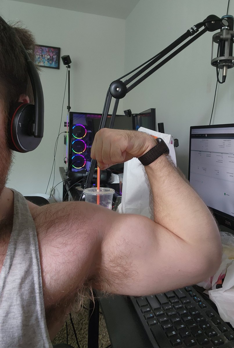 MavykWolf's tweet photo. Wow my arms are looking big today! https://t.co/Jj8saXJJZl