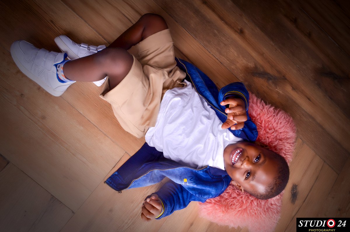 Studio24nigeria's tweet photo. Jesse has got his groove on because it is Friday 🕺🕺
What are your plans for the weekend? For us, We want to rock the weekend with you. Send us a Dm now and let's Roll.
Call: Customer service No (Amanda): 09098936687
#studio24festac #glamexpress #studio24wuse #studio24yaba https://t.co/NYagyxBsYg