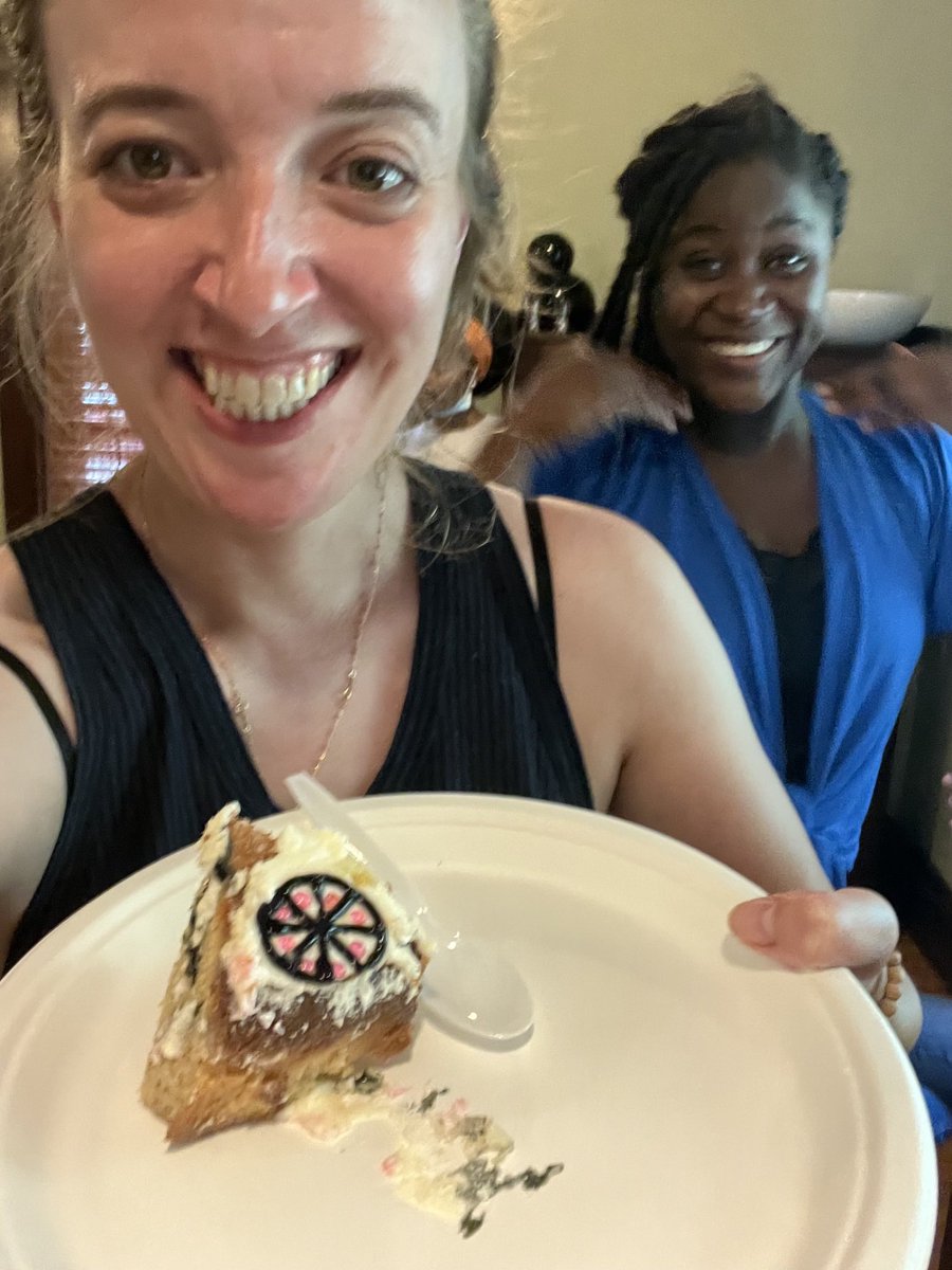 Yay! ASCB attendees will hear <a href="/ononiwu_favour/">Favour Ononiwu🧫🔬</a> talk about her and the labs fabulous work on the first day of #ASCB2023 at the session “building the cell”! Can’t wait for everyone to meet her at her first ASCB meeting! Here she is photo bombing me.