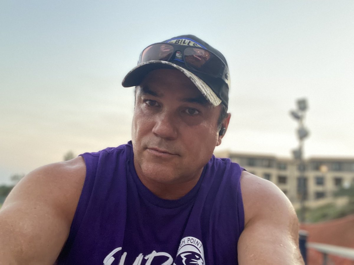 Deancain's tweet photo. Getting hyped up and getting some work in before @BuffaloBills game tonight!! #GoBills #NFL 🏈 https://t.co/DiIcZ7aqXn