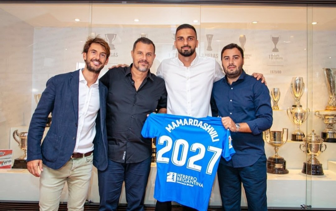 giorgimamarda's tweet photo. Mestalla es mi casa 🧡

🖊

@valenciacf_en 
@valenciacf 
@valenciacf_vale https://t.co/gM2M6ulUWG