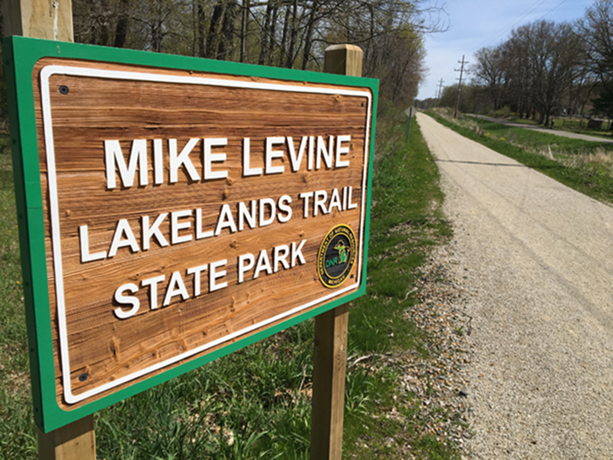 MIHistoryCenter's tweet photo. Our Heritage Trail Program works with communities to create a deep experience of place by sharing natural and cultural history with trail users. Learn about the newest heritage trail, the Mike Levine Lakelands Trail State Park https://t.co/y6cnAr5X91 #MiTrailsWeek #MiHistory https://t.co/YMWHMJMSFm