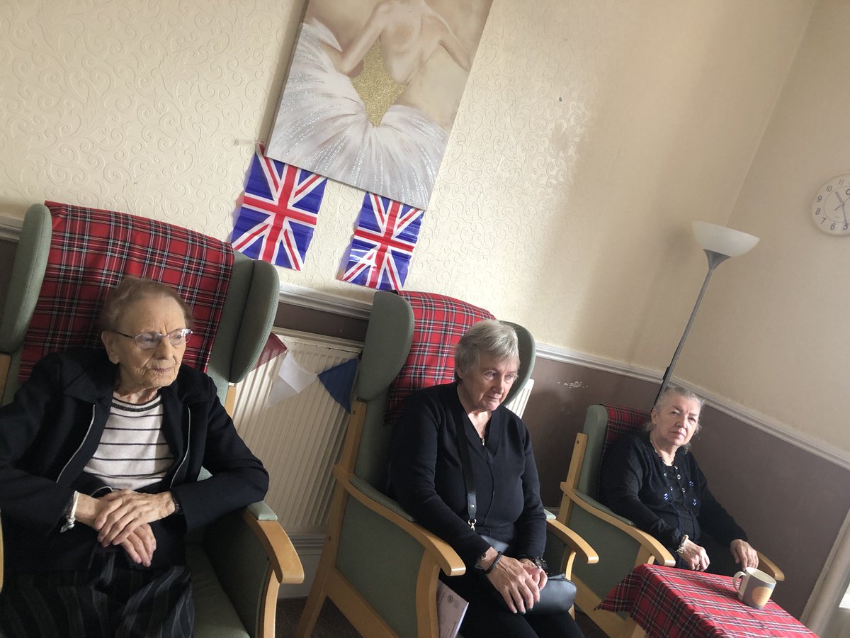 HectorHouse7's tweet photo. Paying our respects to HRH on this sad day. The residents loved being part of this as many of them have lived their life with The Queen from her Coronation https://t.co/5VAlfUUsXU
