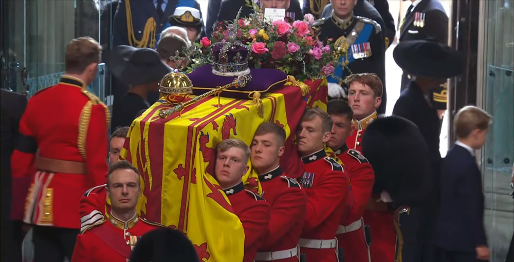 Here is my poem, written with mournful heart, after watching some of Queen Elizabeth II's funeral:  facebook.com/paul.l.white/p…