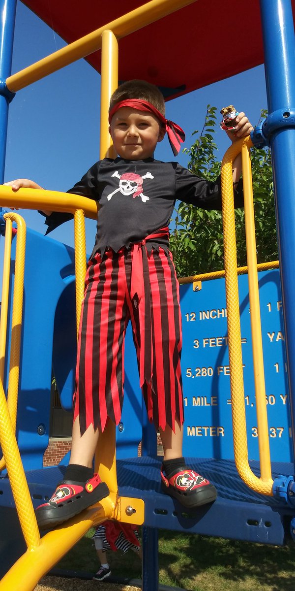 MayerFirstGrade's tweet photo. Once a Pirate... Always a Pirate!!! ❤ #GSDPride #MediaMonday #PeaceLoveParsons https://t.co/n3ioEm4L1v