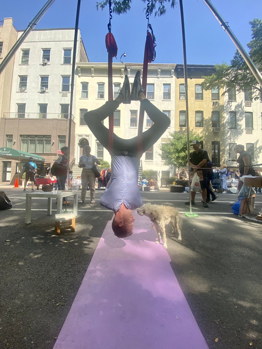 Christoflyer's tweet photo. Thank you city councilman Erik Bottcher @ebottcher  for hanging out with us on the #antigravityhammock and for all you do for our neighborhood— including the #antigravitylab.  Newton’s @antigravitydog kisses are from us all. #gratefulforyourservice https://t.co/Mo0RK3m01k