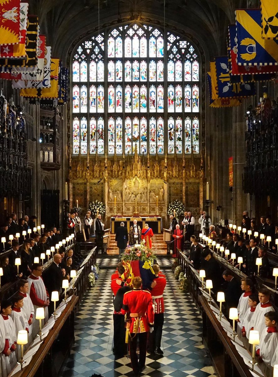 MatthewOwensUK's tweet photo. A poignant and deeply moving service from St George's, Windsor, this afternoon, beautifully led by the Dean. Congratulations to James Vivian, Luke Bond, the choir, and all who took part. Thank you to the @BBCNews for its ever excellent and sensitive coverage. A momentous day… https://t.co/ryxtjpuw5O