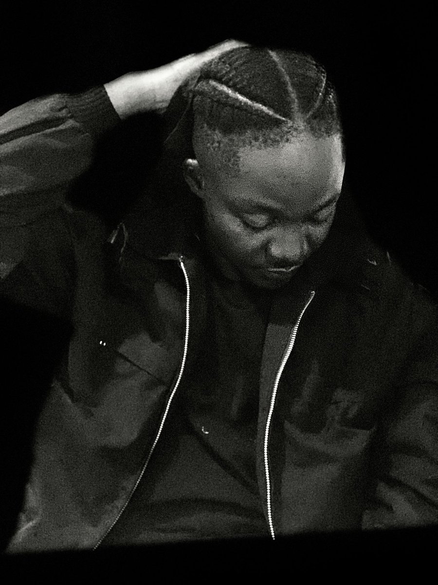 Kafroking's tweet photo. There’s no great man on earth without a flaw, they all have their weaknesses,
but when you focus on the weakness you will magnify it! #NoOneIsFlawless #T-emjay #Eyoo #Kafro/R&BSinger #BenueBorn #Nigerian #African https://t.co/VyURzfj8vc