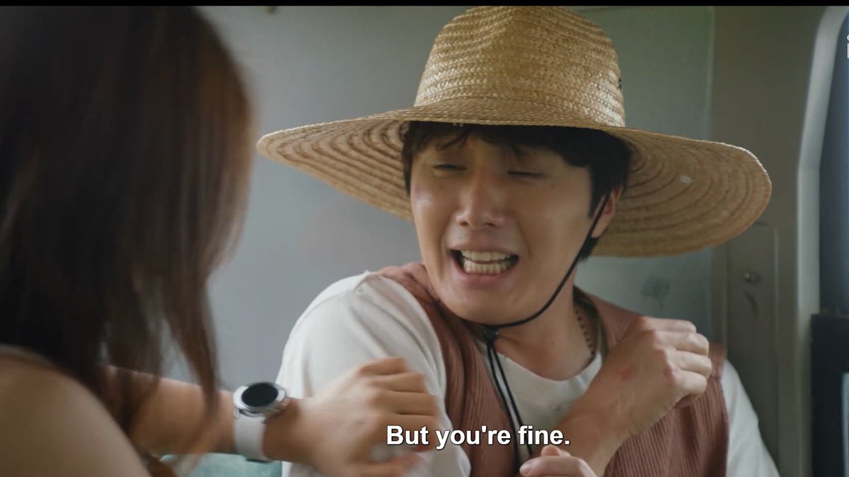 yulsera's tweet photo. LOOK AT HIS SMILE COZ SERA'S HITTING HIM AND BEING ALL CUTE AND WORRIED AND PLAYFUL but then he switches to his grumbly sunwoo persona lmao
#GoodJobEp8 #GoodJob #JungIlWoo https://t.co/Qs60E8pqhW
