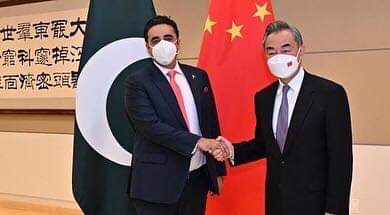 PPPSindhPK's tweet photo. Foreign Minister Bilawal Bhutto Zardari met State Councilor and Foreign Minister of China, Wang Yi, on the Sidelines of 77th Session of the UN General Assembly in New York, 19 September, 2022 https://t.co/7uzFJxgdck