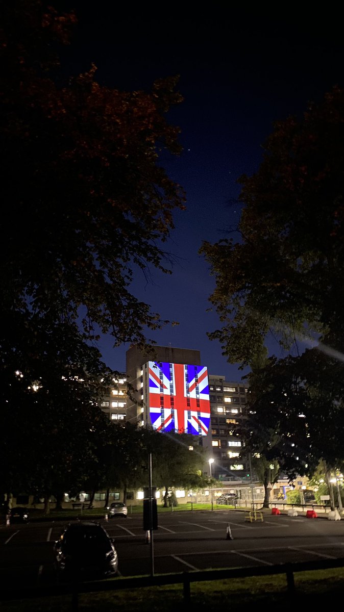 GlasgowWEToday's tweet photo. Gartnavel Hospital, Glasgow, Monday September 19, 2022. #queensfuneral #QueenElizabethII @NHSGGC https://t.co/8Lih7rYbj1