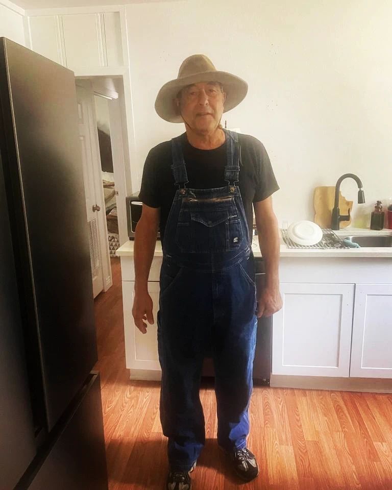 YourHostJ's tweet photo. My father is the best. Love you, Paizinho.
This is him visiting my brother in Texas right before mowing the acres of lawn my brother owns. So cute 🥰

#pai #o #diadospais #amor #mae #familia #m #a #e #papai #filho #deus #filhos #love #maternidade #paidemenina #bebe #pais #jes… https://t.co/H3yHpxBe2j