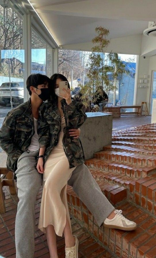 ______ ______ ______ ______ ______
← ⚪ hashi 😊⠇                         
            ¹³ ᵐⁱⁿᵘᵗᵉˢ ᵃᵍᵒ 

" Eu não sei senão amar-te, Nasci para te querer. Ó quem me dera beijar-te, E beijar-te até morrer. — Fernando Pessoa. "