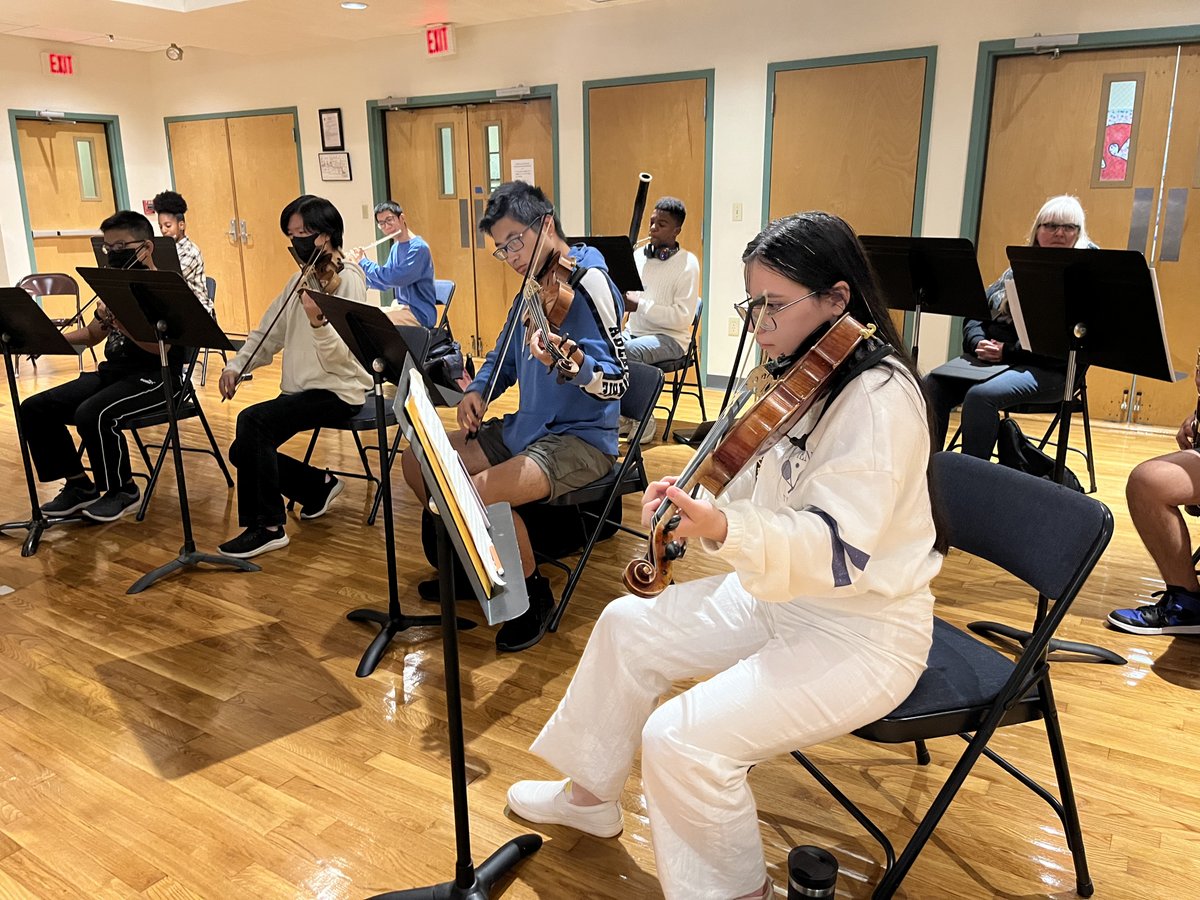 cmcbdotorg's tweet photo. We're so glad to hear such beautiful music-making in our halls again! To the first week and the fantastic semester ahead of us 🎉 https://t.co/FH5J79cyZ9