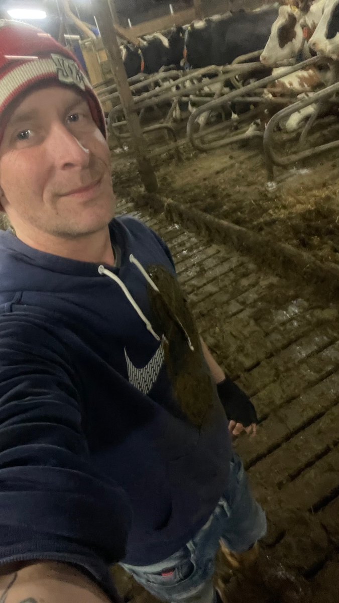 pirate_fonz's tweet photo. I get the feeling it might be a dirty night 😂😈 #gayfarmer #gaymanure https://t.co/scn49LxY7p