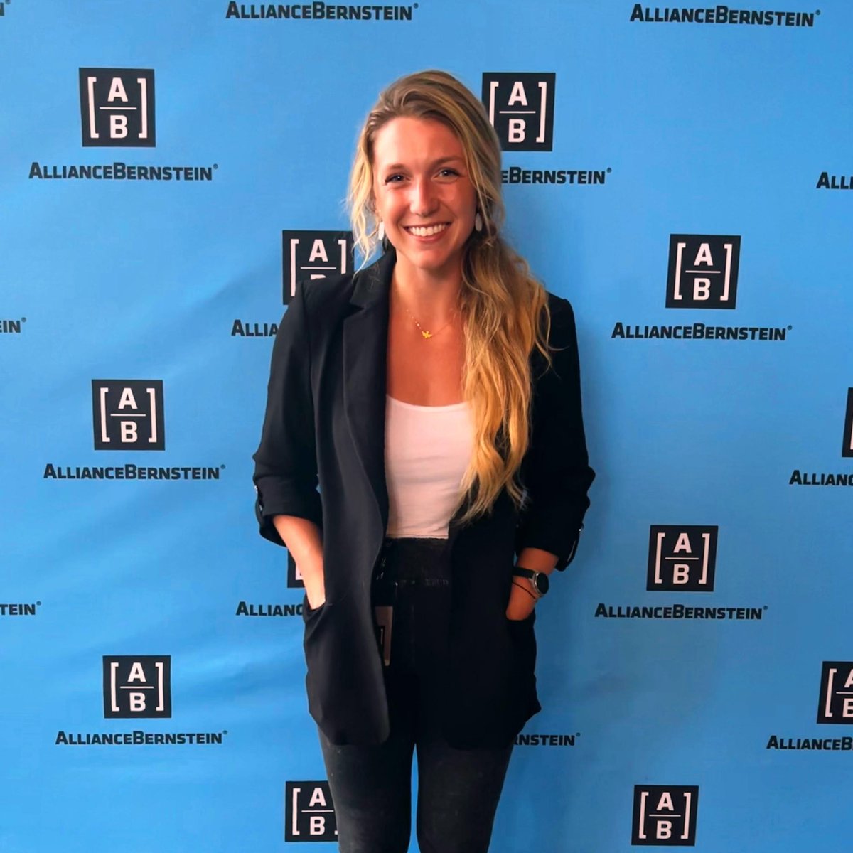 floridavibesb's tweet photo. Welcome our newest member of the Florida Vibe staff, @ttaylor_edwards! 

Taylor will be joining the Florida Vibe organization as Brand Ambassador to promote growth strategies of Vibe Softball to a community near you!  #feelthevibe ✨
@ExtraInningSB @JustinsWorldSB @D1Softball https://t.co/U2QYa47Rxg