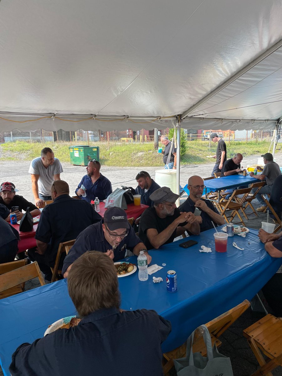 RevereCopper's tweet photo. EMPLOYEE APPRECIATION DAY at REVERE!
It's been a long time coming but we were finally able to say thank you to all our excellent teammates for their hard  work. 3 shifts of volunteers to make sure all 3 shifts were honored. 

Thank you to everyone. https://t.co/OEZay0Ejhm
