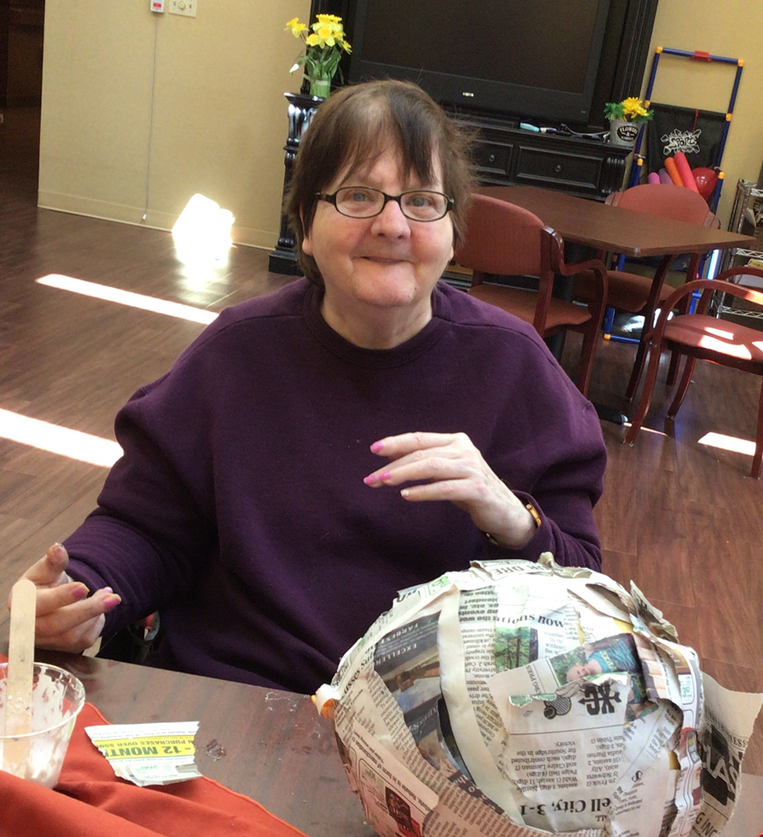 AmberManorCC's tweet photo. Our hands may get messy, but a good time was had by all making balloon bowls. The creativity never ends at Amber Manor! https://t.co/bNGlCoPoSh