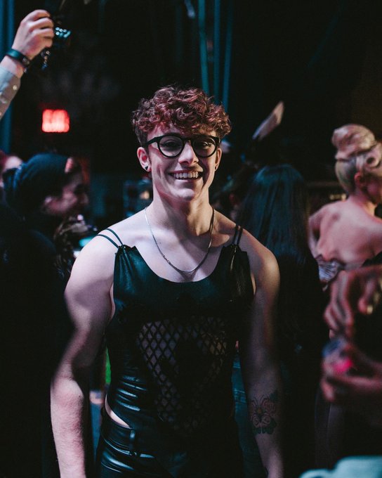 Backstage fun :) ?: WyldCosmia https://t.co/zNE400sLnr