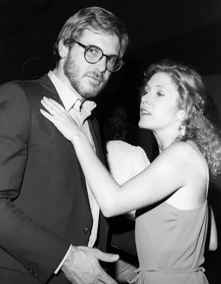 SrtaGraceGomez's tweet photo. ¿Fantasía?
Fantasía es que esta foto exista.
#Carrison ❤️ https://t.co/kjW0Gez1lf