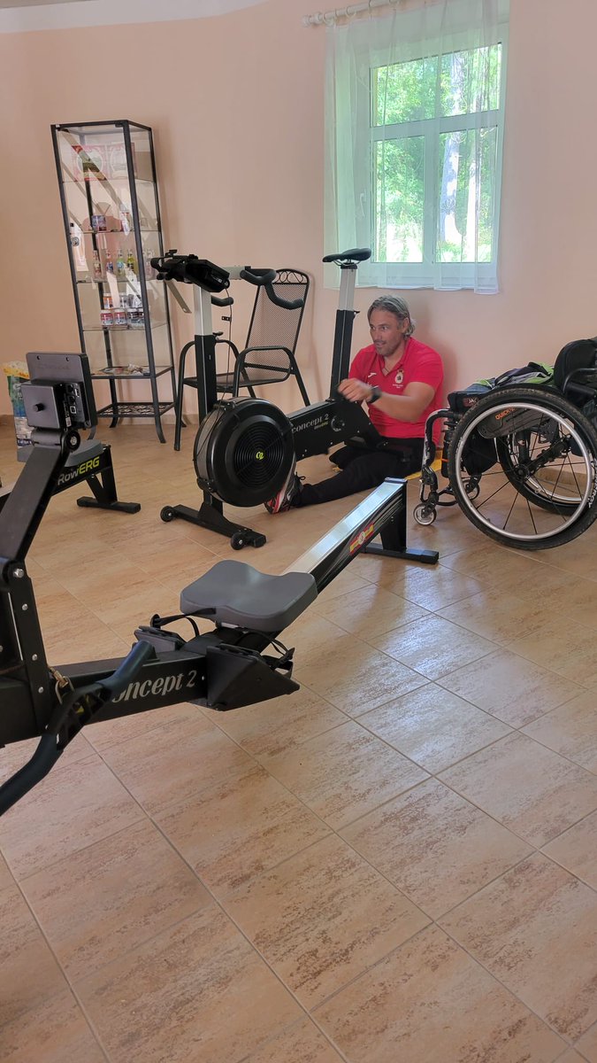 Después del entrenamiento de hoy ,para limpiar un poco, hubo q tirar de ingenio.
Las bicis de <a href="/Concept2Espana/">Concept2 España</a>  también le podemos dar utilidad.

Mañana a las 9:40 tenemos la primera regata , se puede ver en la web de <a href="/WorldRowing/">World Rowing</a>
#vamosqnosvamos
#AL_LIO 
#coheloahi 
#iiiuuu