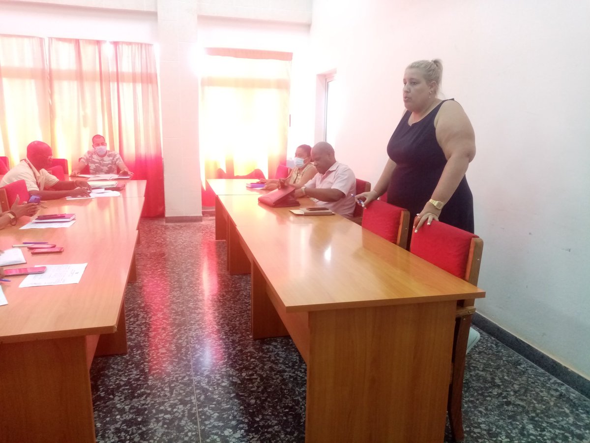 GobiernoMarian1's tweet photo. Reunión de Legalidad se realiza la reunión del programa de la legalidad del Municipio Marianao donde se hace una análisis críticos y oportuno de los aspectos que están incidiendo en el Incumplimiento del programa y se proyecta la estrategia de trabajo para desarrollar los barrios https://t.co/SJlMNbBN9y