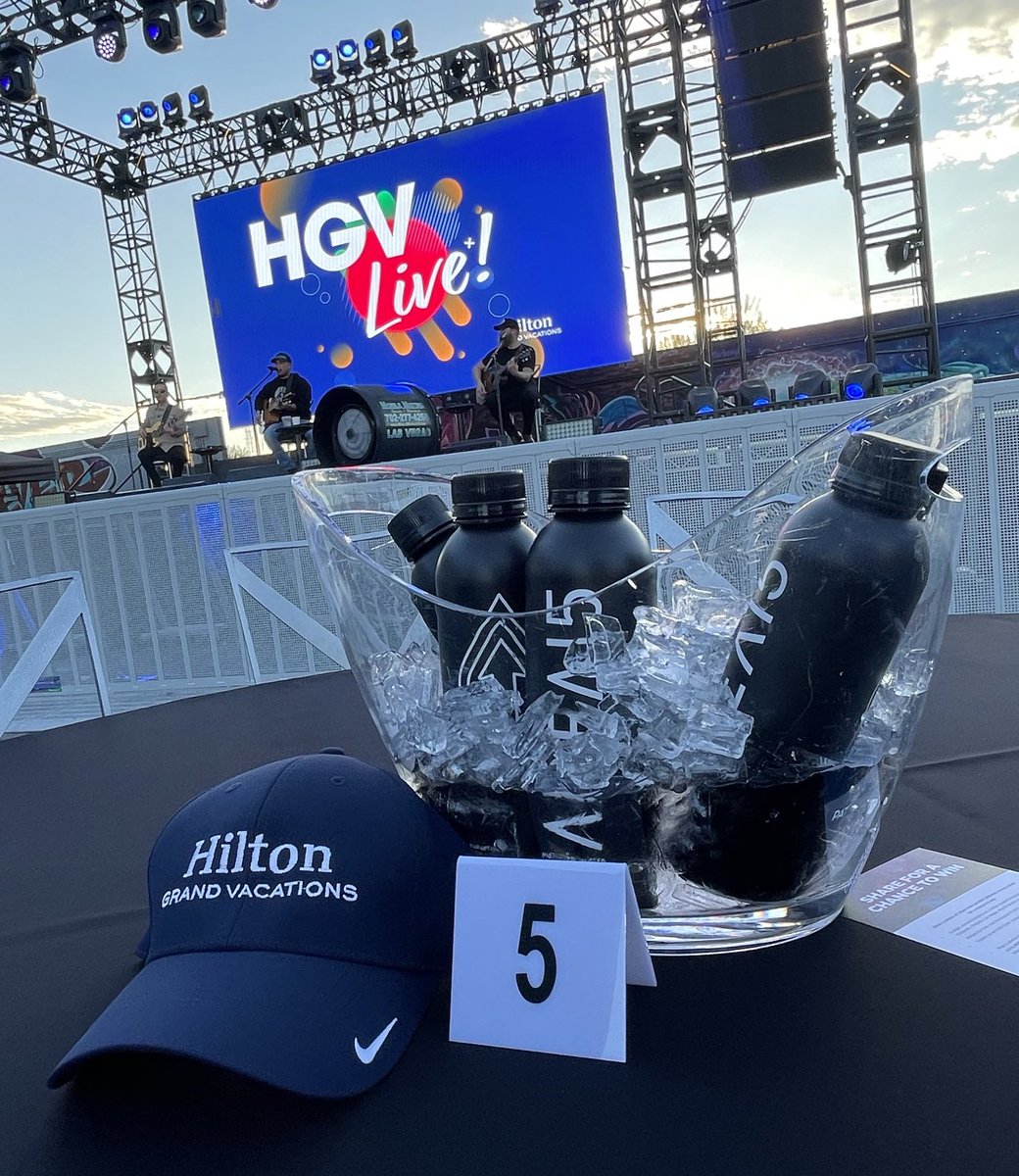 Locolouie12's tweet photo. #HGVUltimateAccess is your front row ticket to unforgettable vacation experiences. @Michaelraymusic is running sound check ahead of his #HGVLive private show for our owners in Fabulous Las Vegas! @AREA15official https://t.co/gOgiZ93I96