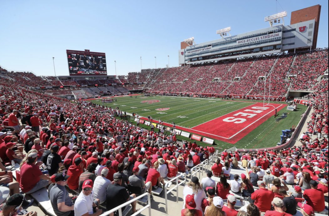 #AGTG After a great talk with <a href="/coachqganther/">Quinton Ganther</a> I am blessed to receive an offer from the pac-12 champs, the University of Utah ! #GoUtes❤️🤍