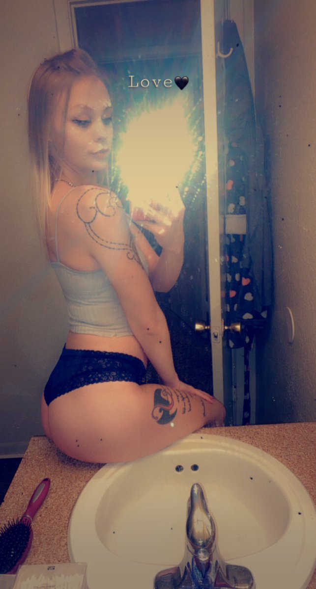 Cmichelle66's tweet photo. Sending nudies to everyone who likes (; #onlyfan #onlyfansgirl #onlyfansbabe #onlyfanspromo https://t.co/oqQY9wkWHO
