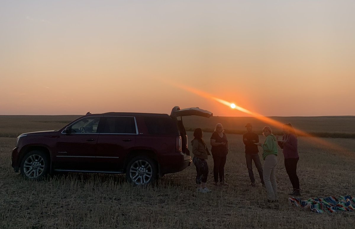 AlbertaMan01's tweet photo. ๐พ๐จ๐ฆ๐พ๐จ๐ฆ Supper time in the field ๐จ๐ฆ๐พ๐จ๐ฆ๐พ #TrudeauMustGo
#CanadianTradition #GoCanadaGo https://t.co/64IBJbB5pm