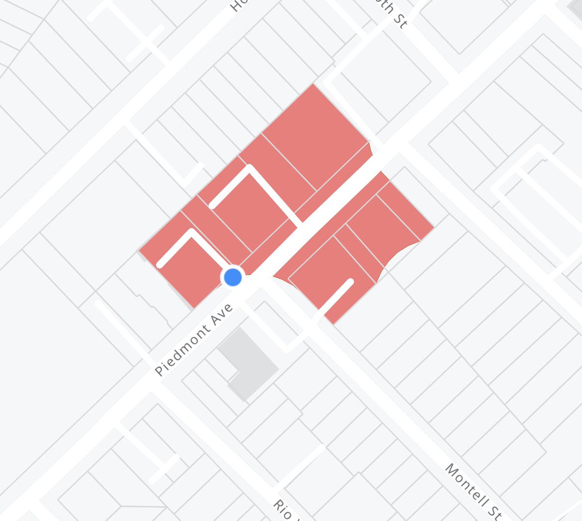 Random power outage right now in Piedmont <a href="/PGE4Me/">Pacific Gas & Electric</a>….. how odd that the power is on across the road from me but not in the pub I’m in!!!