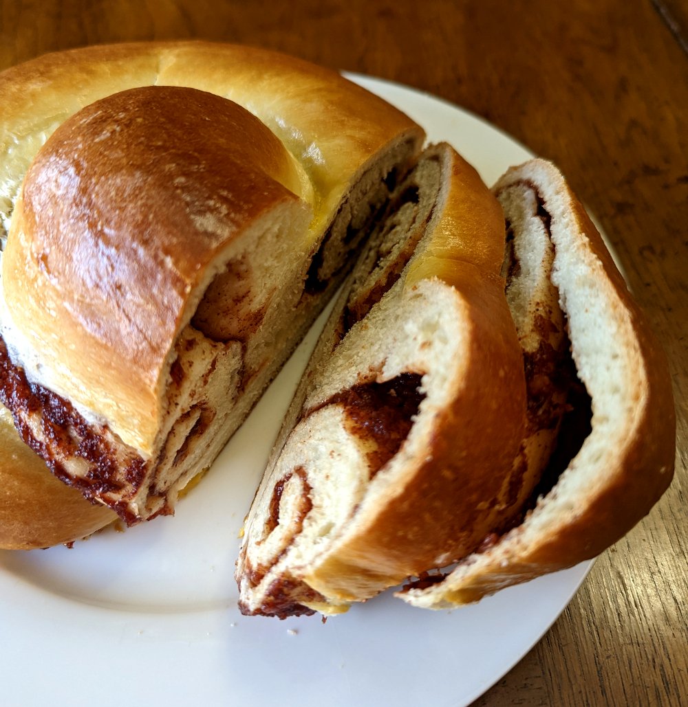 PamReiss's tweet photo. Rosh Hashana starts in less than a week and my Pear &amp; Cinnamon Swirled Challah is a great addition for your Rosh Hashana menu.   

 https://t.co/QDRLLRW7vn

#Challah #RoshHashana #Foigel #Pear #Cinnamon #HighHolidays https://t.co/AmOy7U3iPR