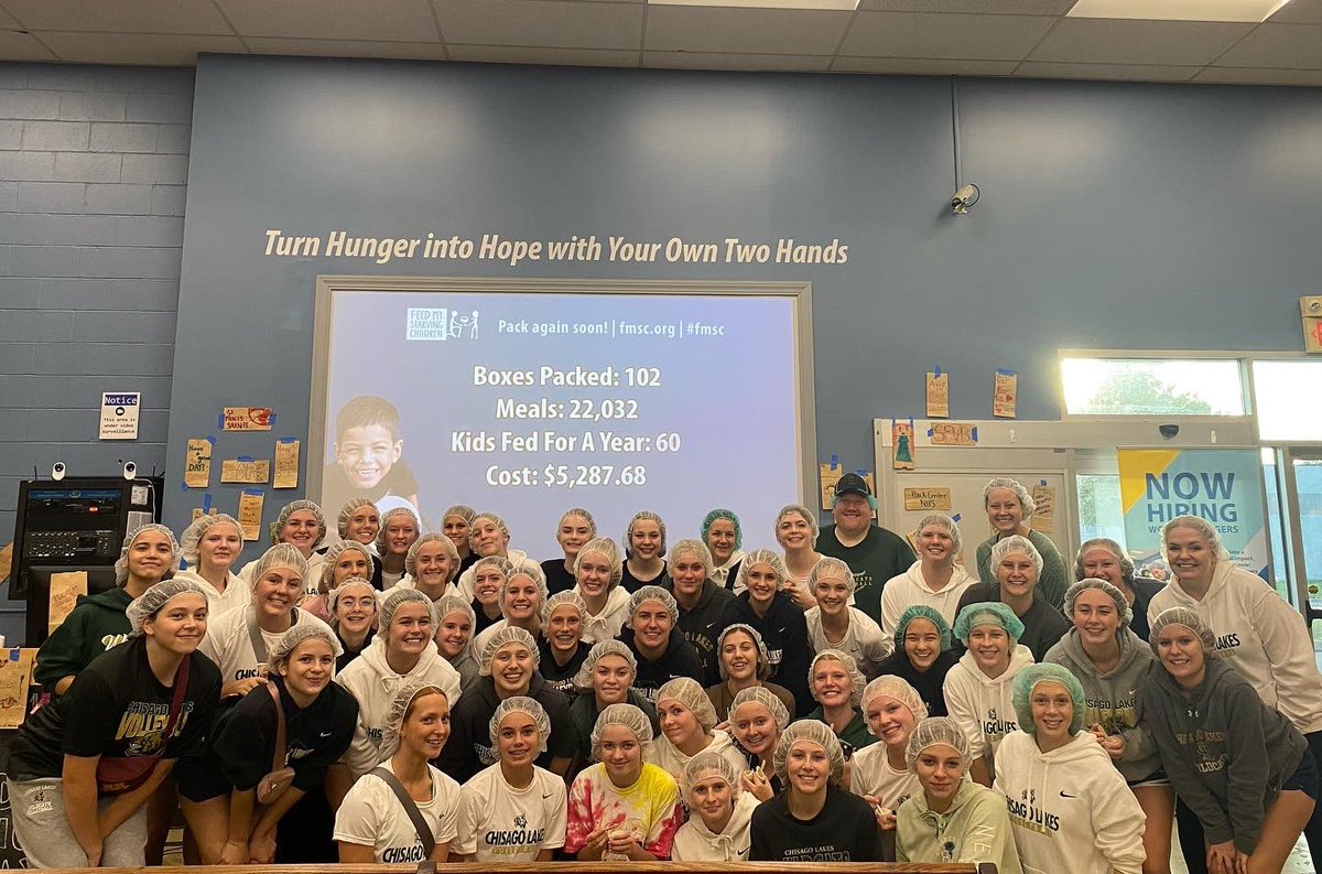 ChisagoVolley's tweet photo. We took a break from our normal training today for some team bonding and to make a difference @fmsc_org 🤍 #CLVB https://t.co/DoCtg967DT