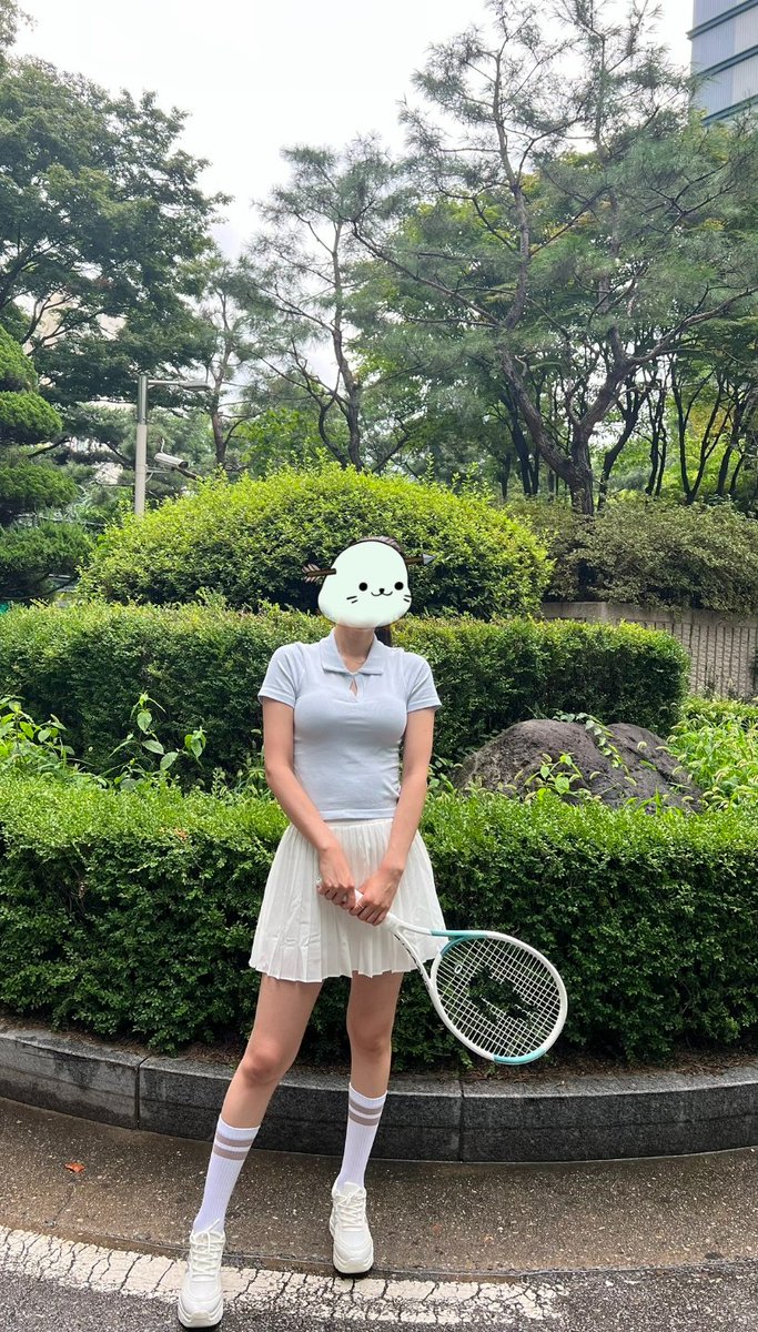 cortneychoi_eth's tweet photo. Anyone who can teach me tennis? @sappyseals https://t.co/QmN54j7dc8