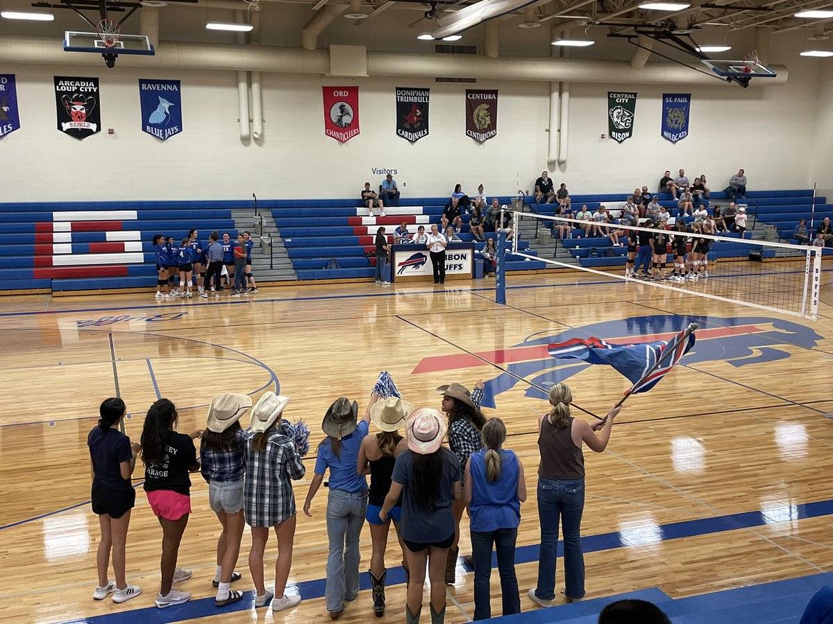 keri_waddle's tweet photo. The varsity girls showed great support for their teammates!!! Way to cheer!!! #ghsbuffs https://t.co/bRKMtQd5qR
