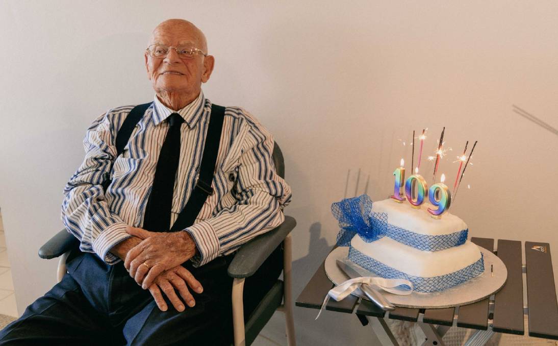 KimChappells's tweet photo. Australia's oldest man, Frank Mawer, dies peacefully after the most extraordinary life. https://t.co/Df6qCsBvbV https://t.co/3M7S4GiZDF