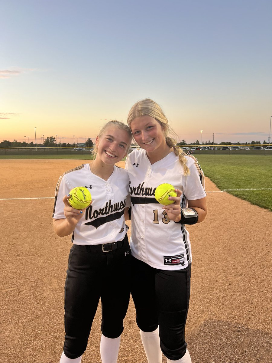 GINWSoftball's tweet photo. @espiehs_26 gets JV &amp; V wins for her birthday. @AvaArleen with a 💥perfect💥 game &amp; @gracebaasch with the 💣 tonight 

Varsity 12-0 in 3 innings 
JV 10-4

#ginwvikings
#worthit https://t.co/Kc7wmJx8pq