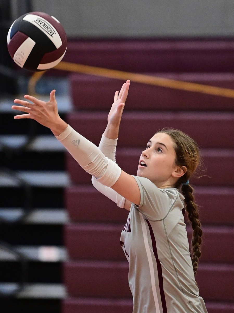 Jmalmont's tweet photo. Mechancisburg cruises past Carlisle 3-0 during their Mid-Penn Keystone volleyball meet on Monday night at Mechancisburg High School. More from @eby_sports soon at @Clink_Sports @GoMechanicsburg https://t.co/XbTLCLe7XM