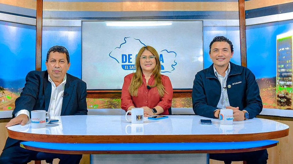 Los diputados de la <a href="/BancadaCyan/">Bancada Cyan 🇸🇻</a>, @RebecaSantosNI y <a href="/MauricioOrtizES/">Mauricio Ortiz 🇸🇻</a>, participan en la entrevista de <a href="/ITV_SV/">INTERNATIONAL TV</a> para conversar sobre temas de coyuntura legislativa.